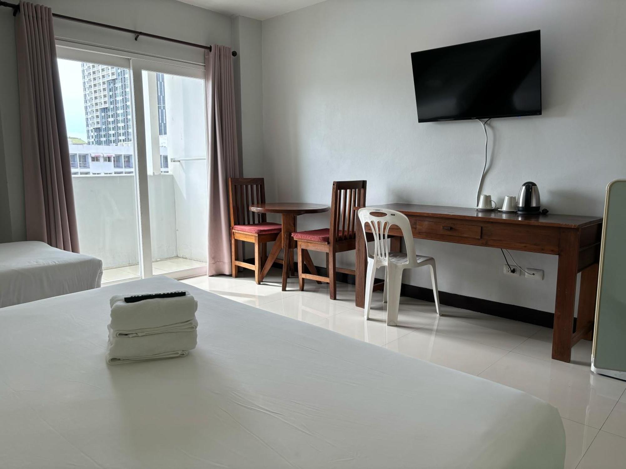 Hotel Sutus Court 1 Pattaya Exterior foto