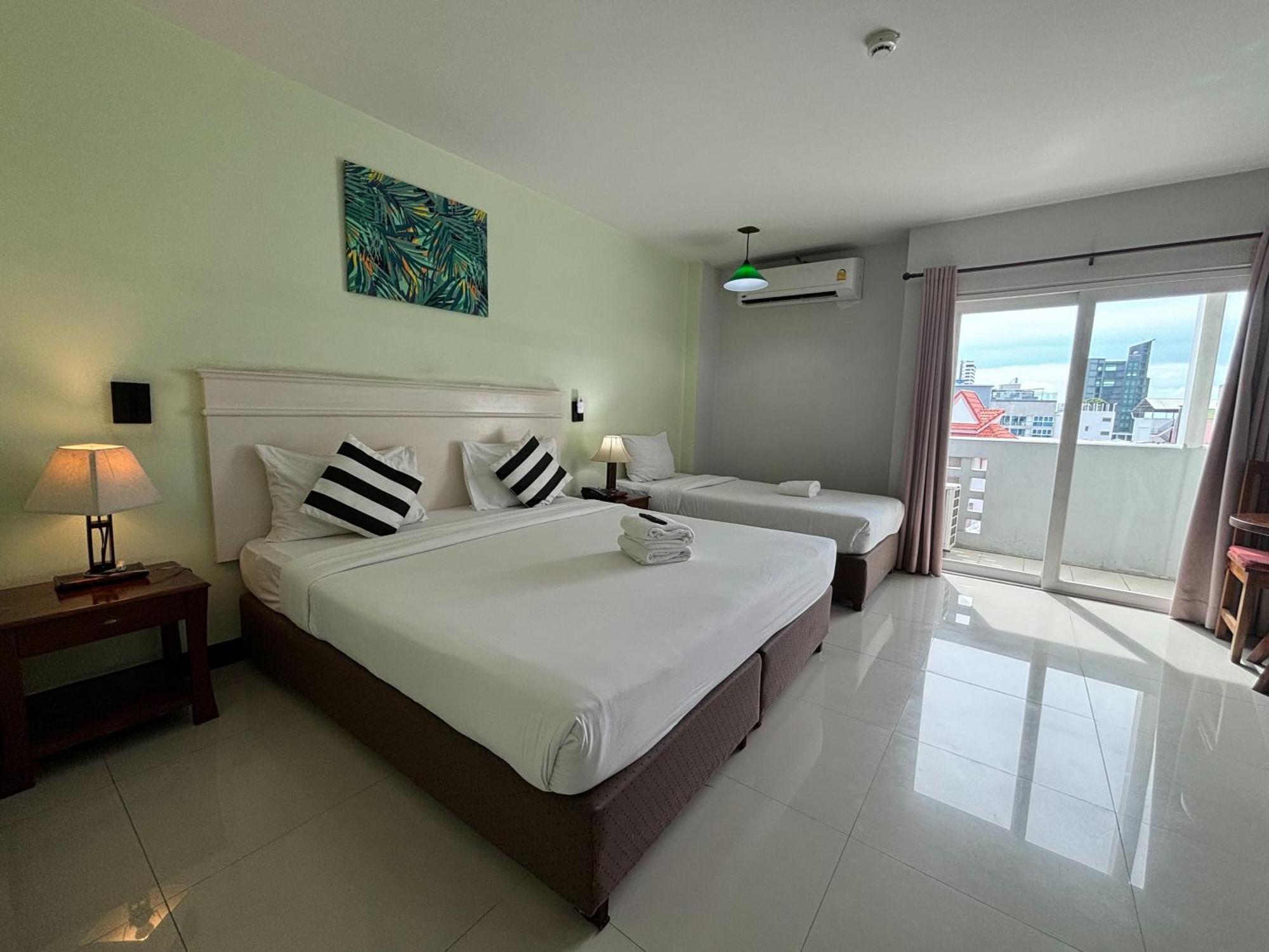 Hotel Sutus Court 1 Pattaya Exterior foto