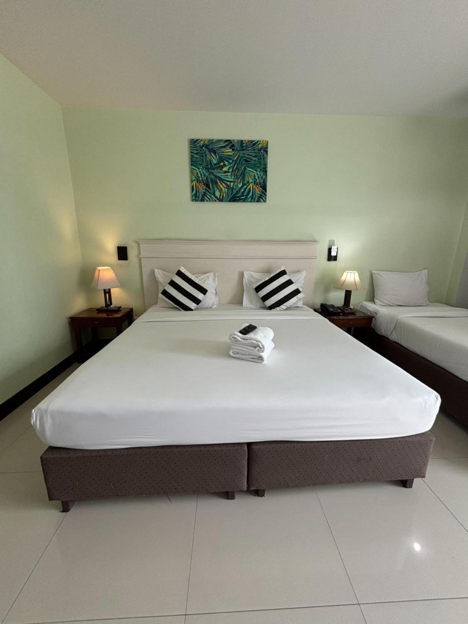 Hotel Sutus Court 1 Pattaya Exterior foto