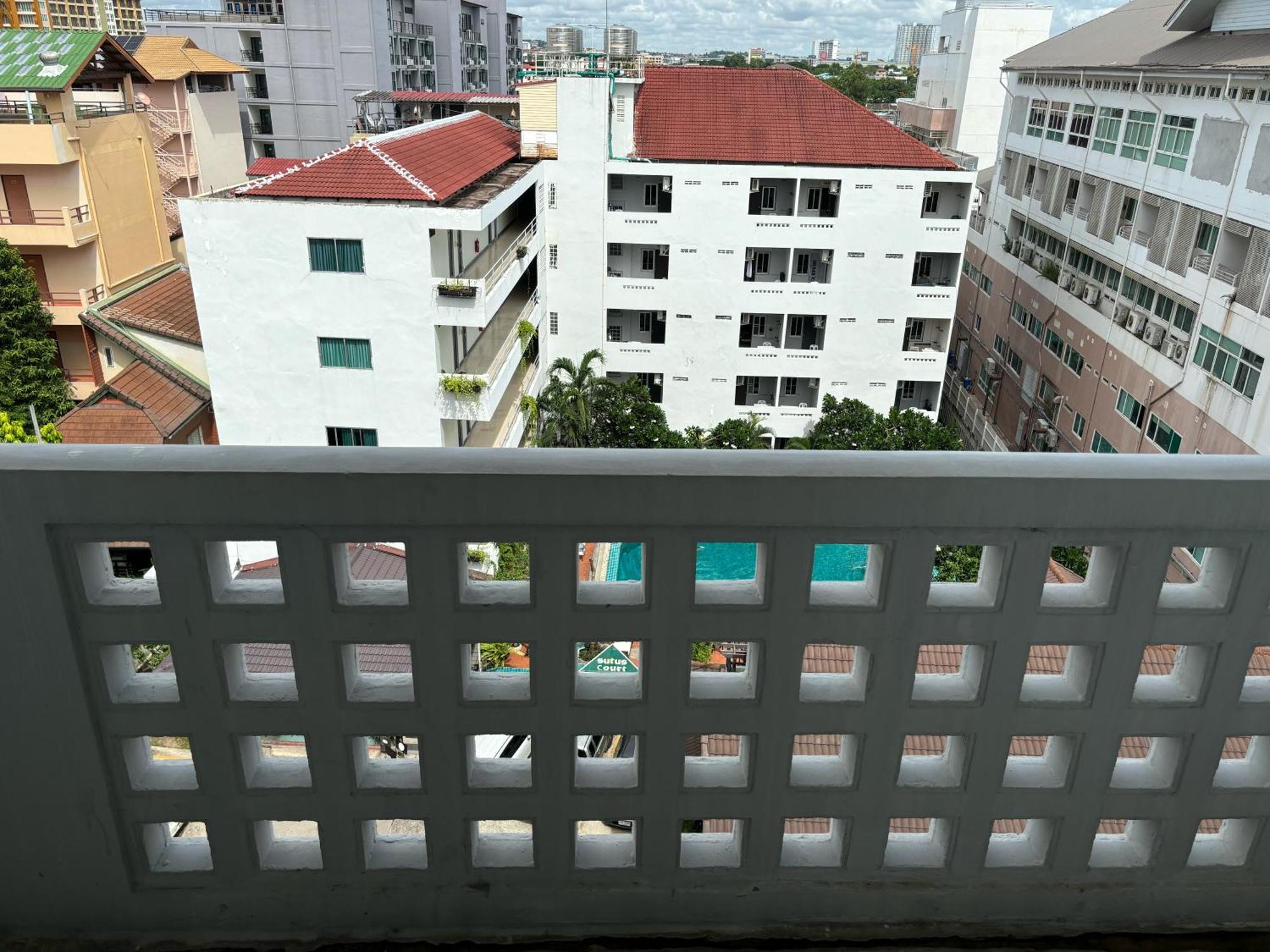Hotel Sutus Court 1 Pattaya Exterior foto