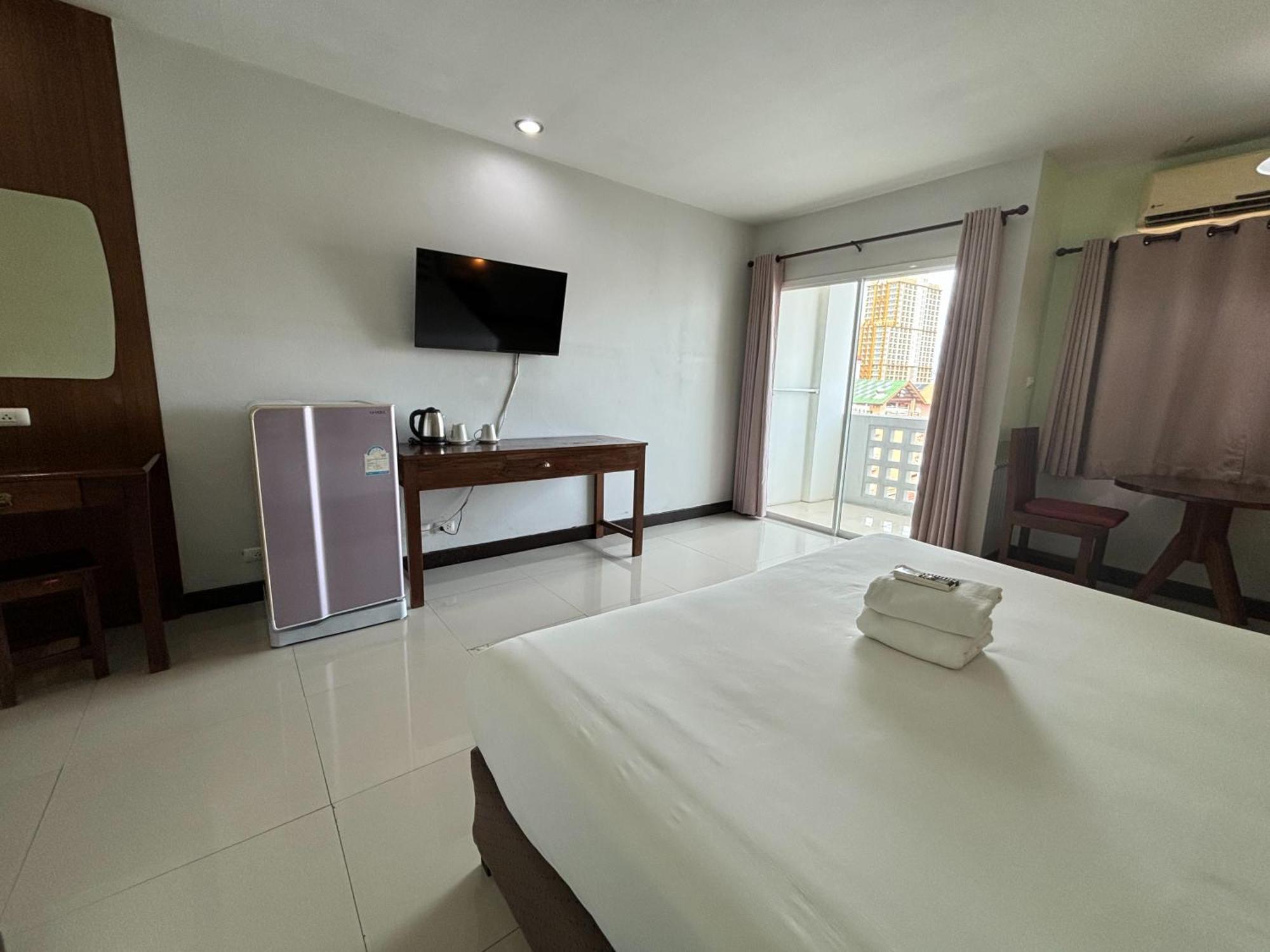 Hotel Sutus Court 1 Pattaya Exterior foto