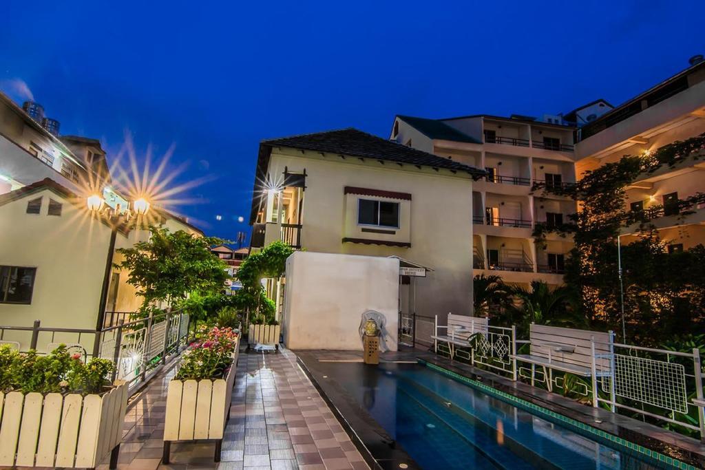 Hotel Sutus Court 1 Pattaya Exterior foto