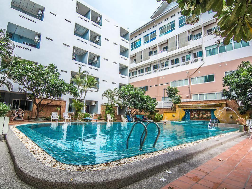 Hotel Sutus Court 1 Pattaya Exterior foto