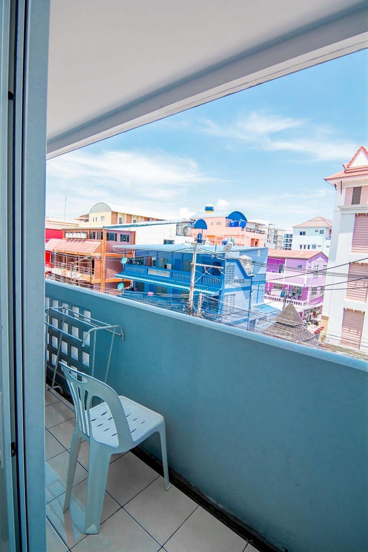 Hotel Sutus Court 1 Pattaya Exterior foto