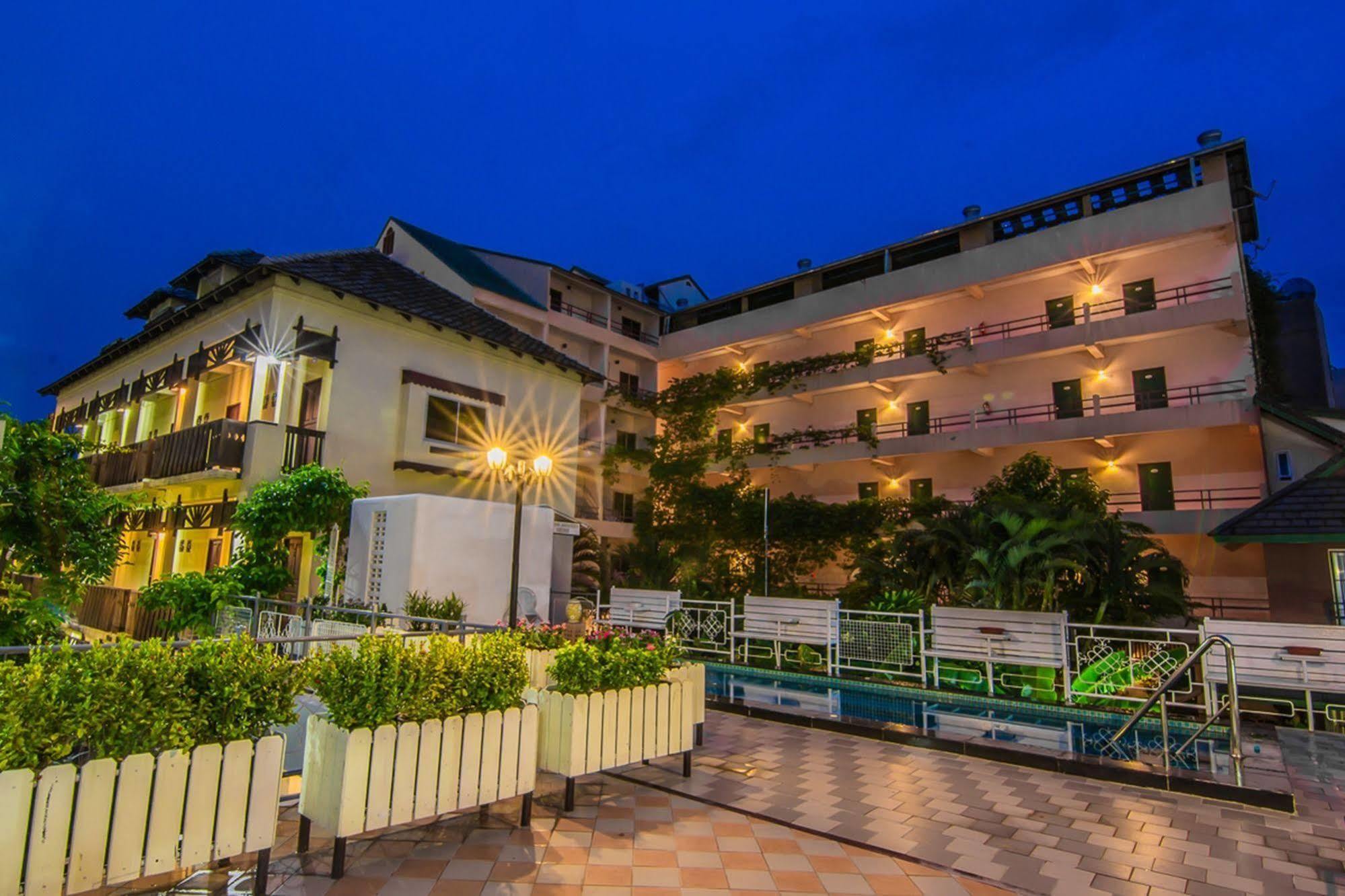 Hotel Sutus Court 1 Pattaya Exterior foto