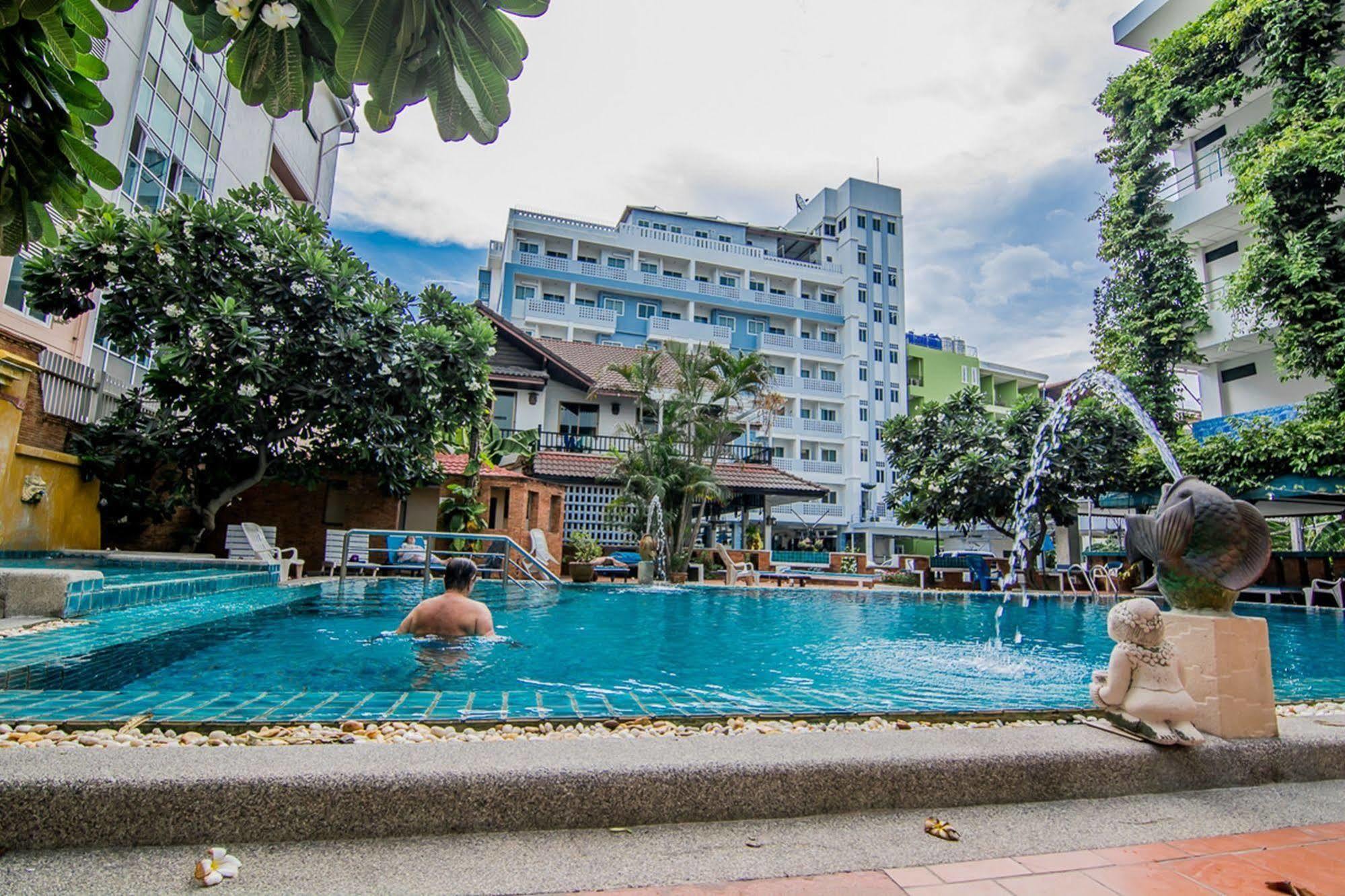Hotel Sutus Court 1 Pattaya Exterior foto