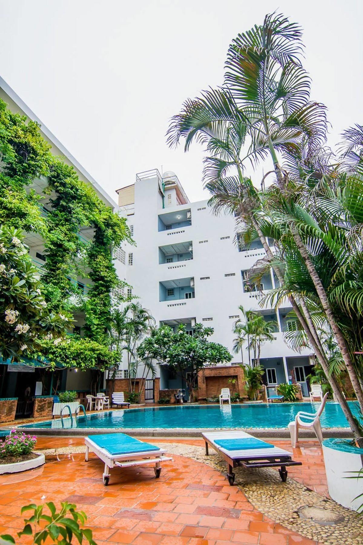 Hotel Sutus Court 1 Pattaya Exterior foto