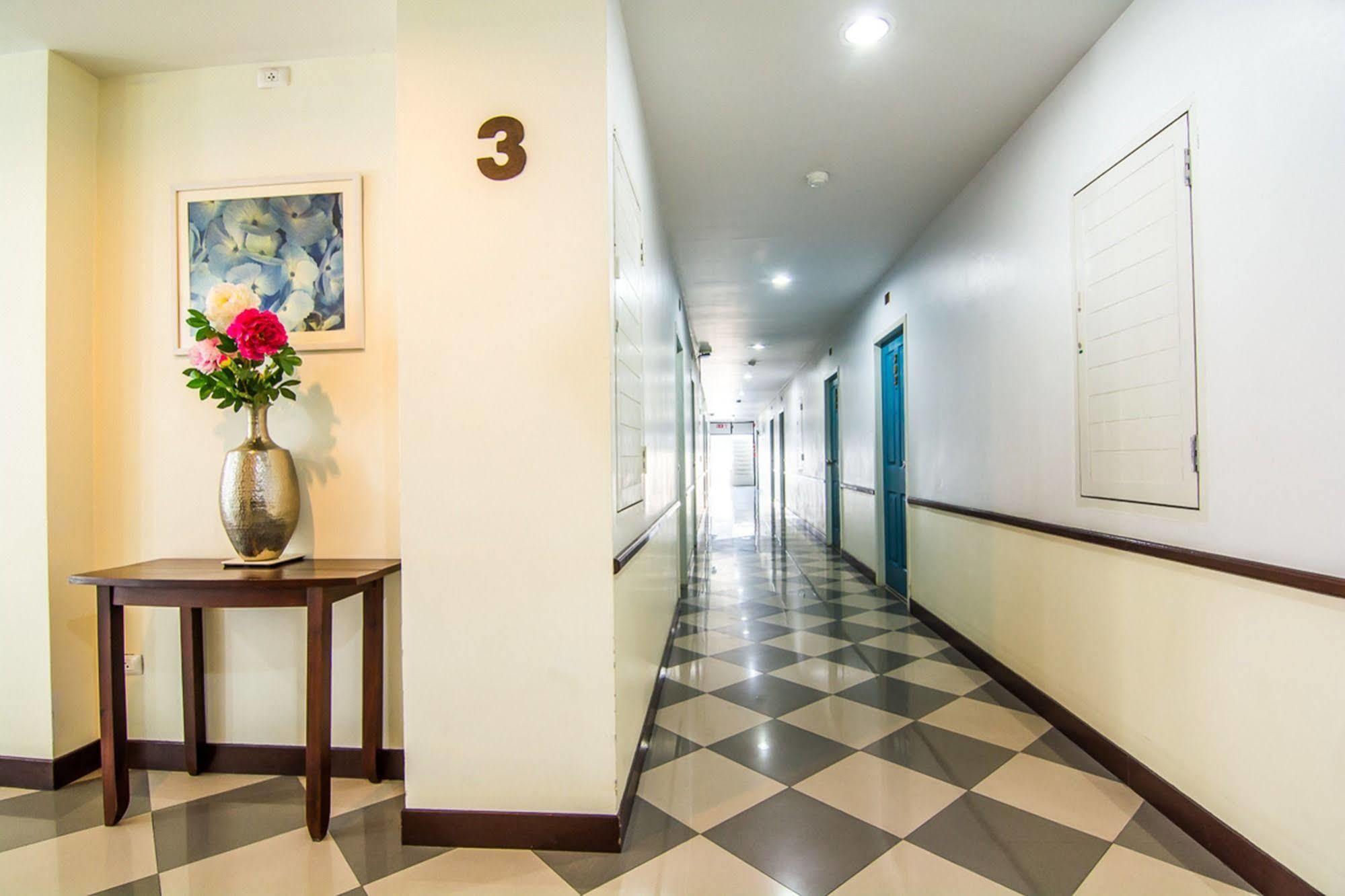 Hotel Sutus Court 1 Pattaya Exterior foto