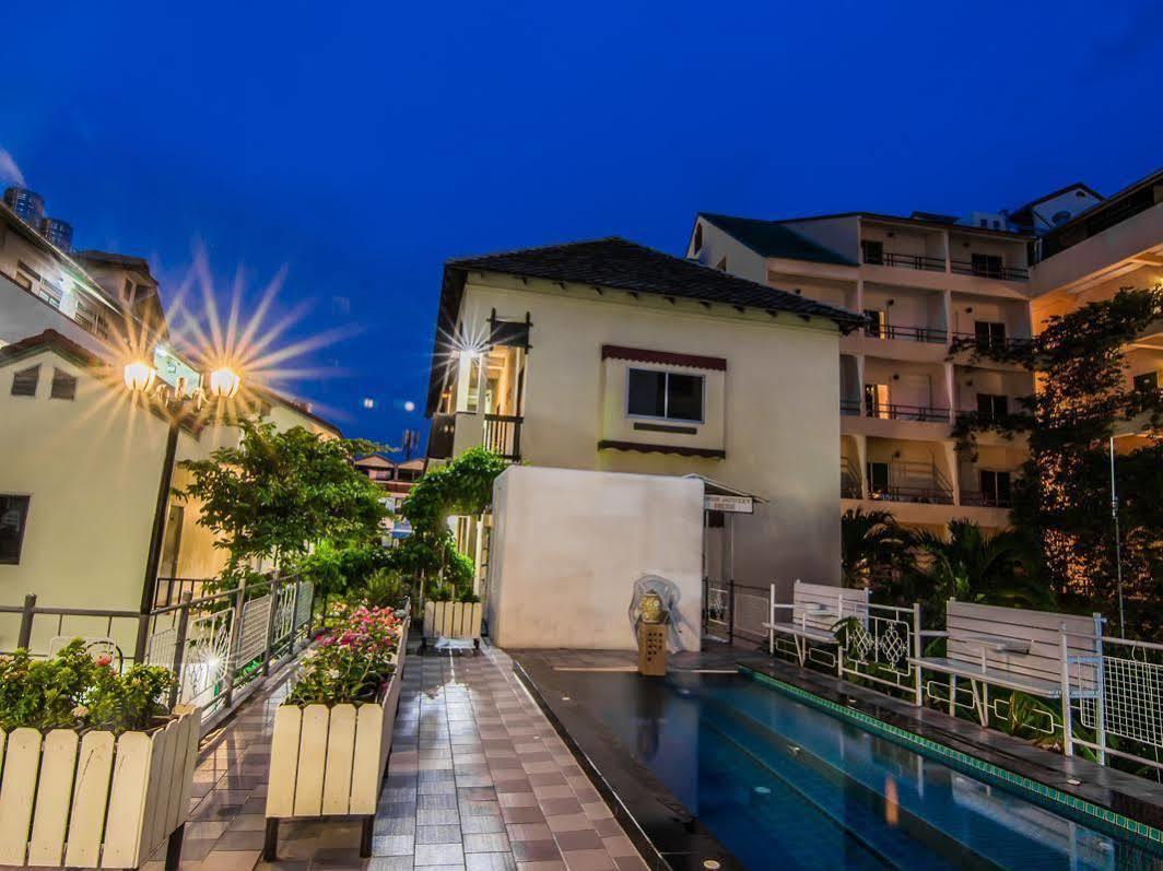 Hotel Sutus Court 1 Pattaya Exterior foto
